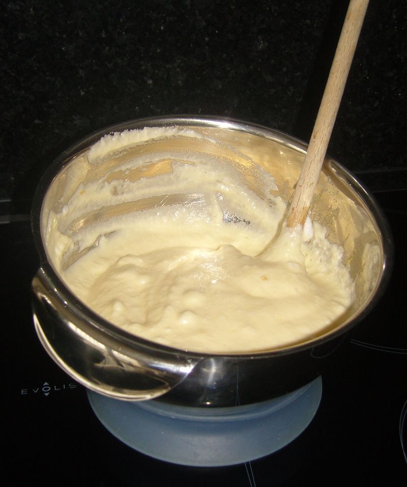 Pao de Lo preparation