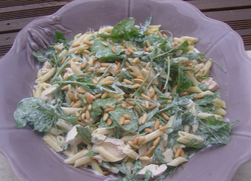 Salade de pâtes au poulet poché