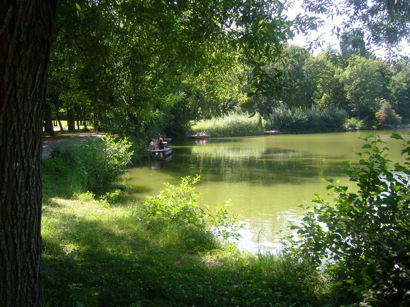 Les étangs de Corot Etang 2 avec famille pique nique