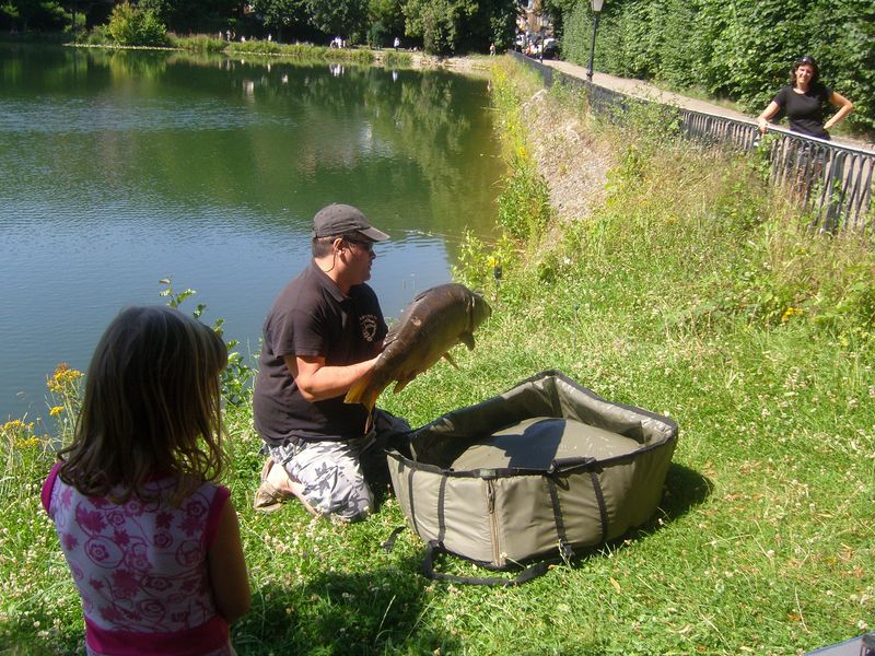 Les étangs de Corot Carpe pêchée