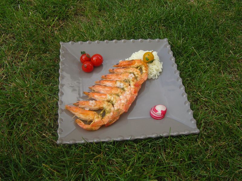 Brochettes de Crevettes et Tomates Cerises poêlées au Persil du Jardin